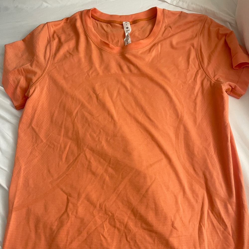 Lululemon swiftly breathe relaxed fit shirt
